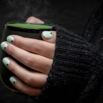 Hybrid manikyr steg för steg. Hur applicerar man en hybrid nagellack?