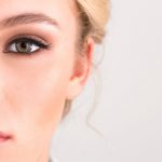 Hur man applicerar falska ögonfransar